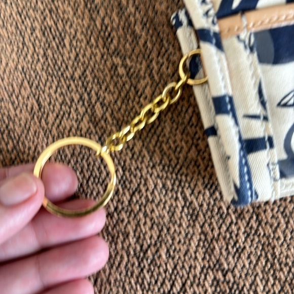 Lilly Pulitzer card wallet with key holder and LP emblem in mint condition. - Picture 8 of 9